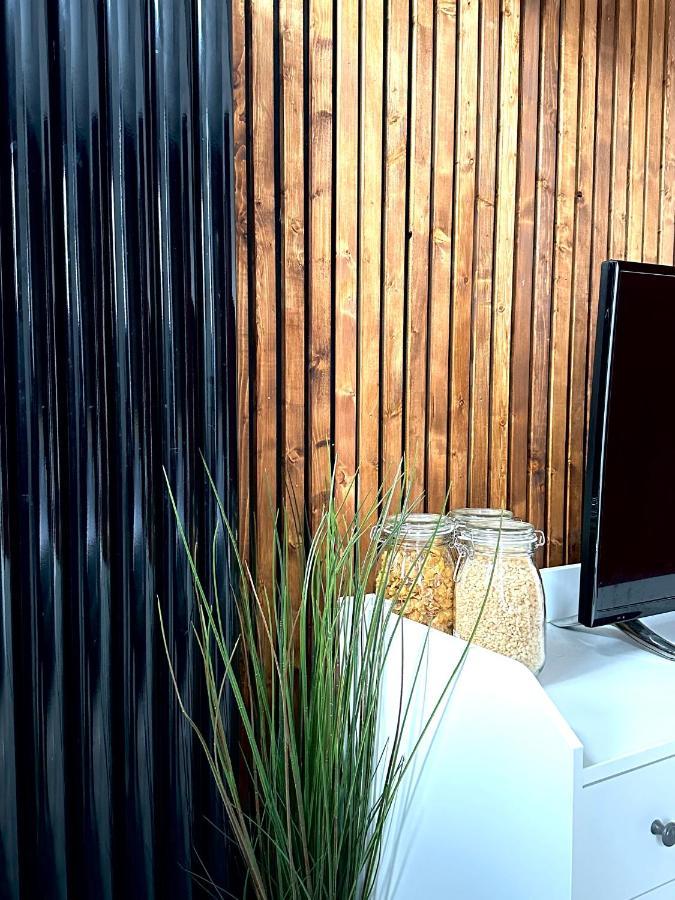 Modern En Suite Bedroom Close To City Centre Λιντς Εξωτερικό φωτογραφία