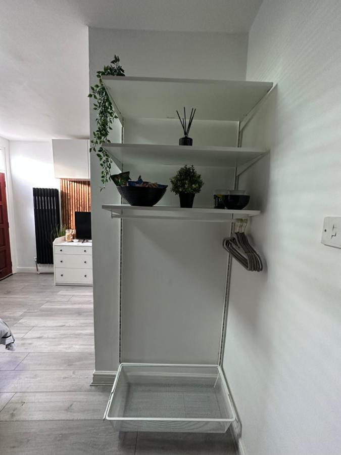 Modern En Suite Bedroom Close To City Centre Λιντς Εξωτερικό φωτογραφία